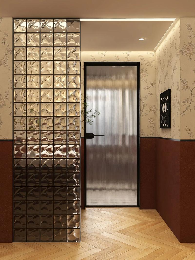 濃郁復古衛生間 玻璃隔斷美翻了！